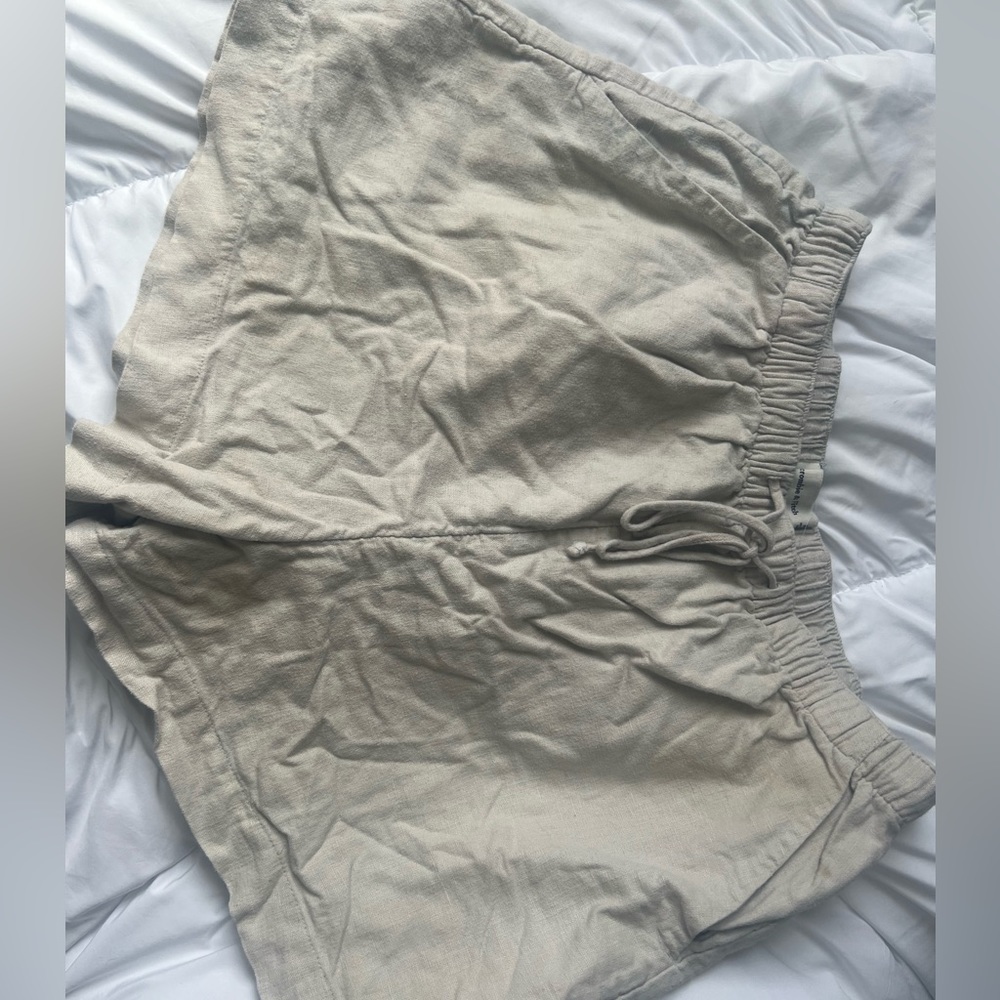 Abercrombie and fitch linen shorts in cream size medium
